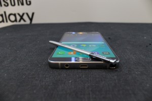 Galaxy note 5 inboxing and unboxing video is a visual treat