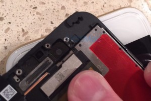 Leaked iphone 6s front panel shows slot for larger front camera, taptic engine components