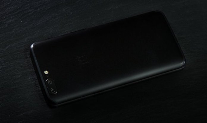 Oneplus 5t back show teased formally